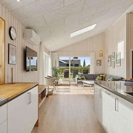 Spacious On Bogo * Bogø By